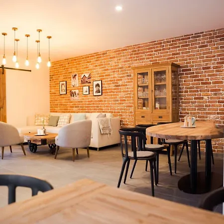 Nyaraló Horvát Family